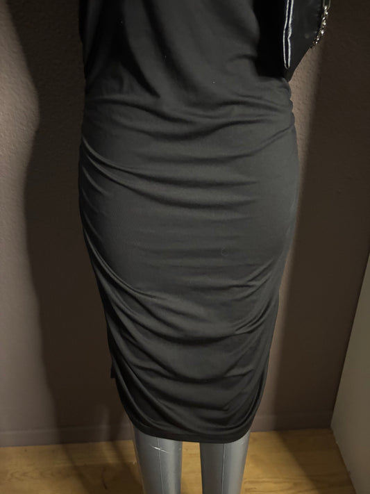 Robe Noire Asymétrique – Taille L