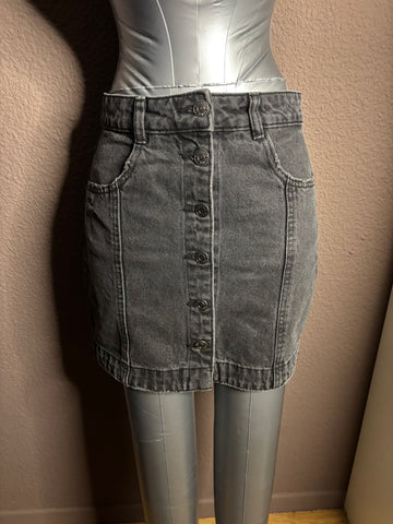 Jupe en jean noire boutonnée – Pull&Bear – Taille S